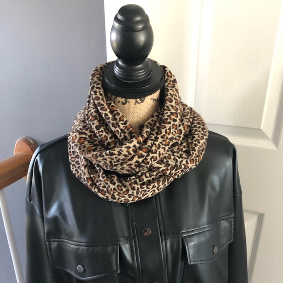 SOLD- H&M Faux Leather Snap Closure Shirt - Picture 7 of 8